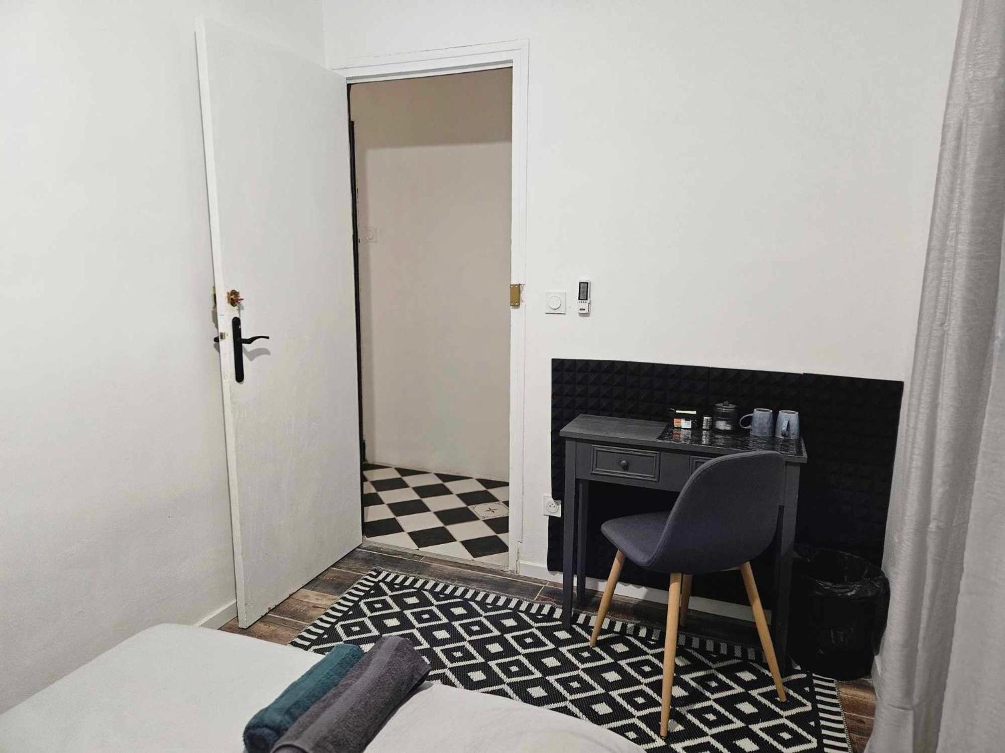 Av De Bordeaux Bed & Breakfast Нарбон Екстериор снимка
