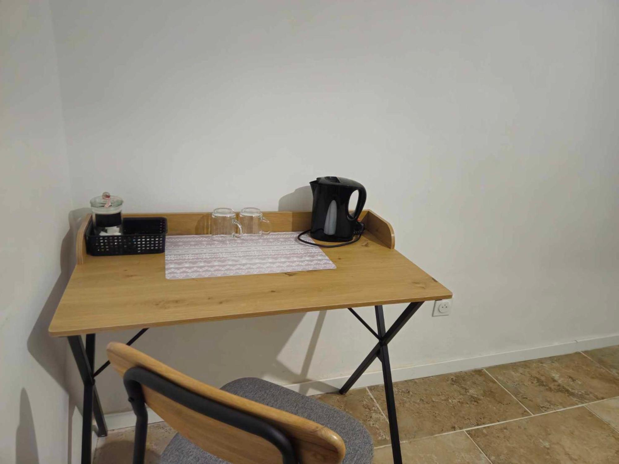 Av De Bordeaux Bed & Breakfast Нарбон Екстериор снимка