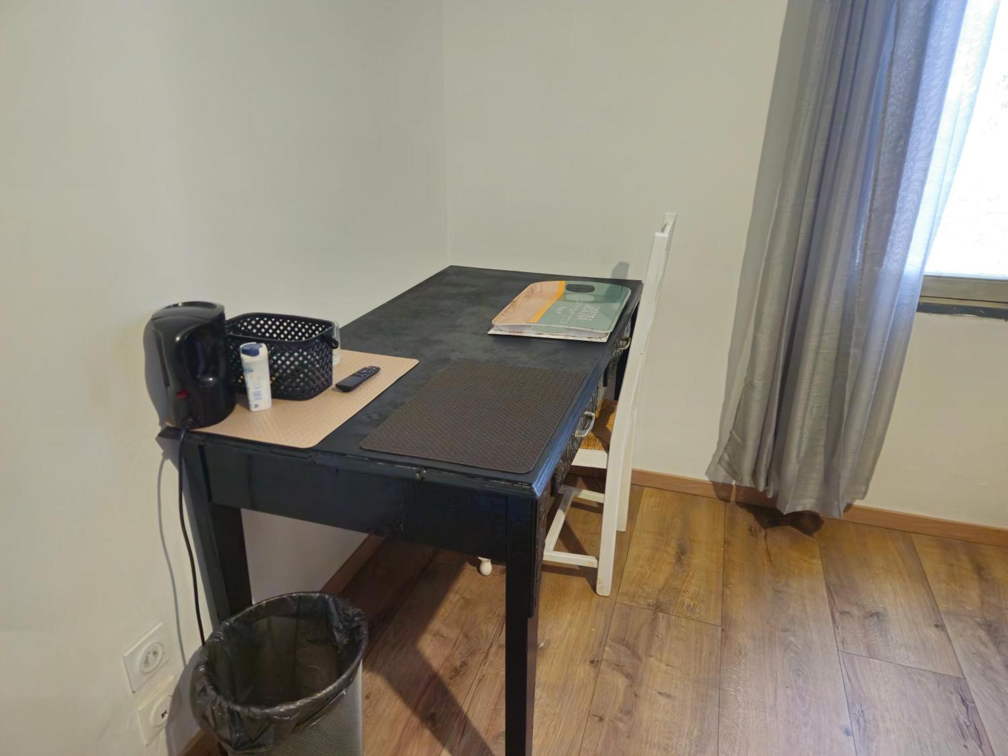 Av De Bordeaux Bed & Breakfast Нарбон Стая снимка